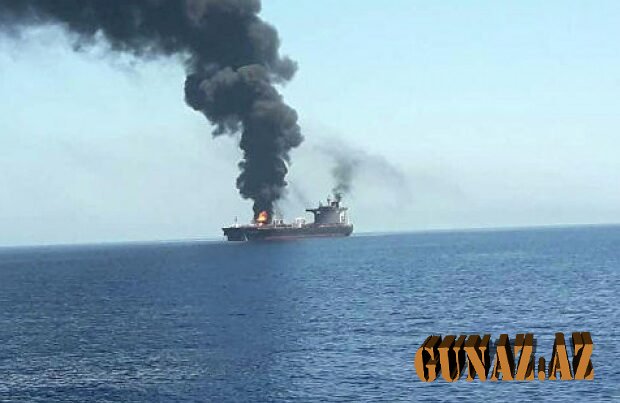 İran gəmisi Oman körfəzində yandı