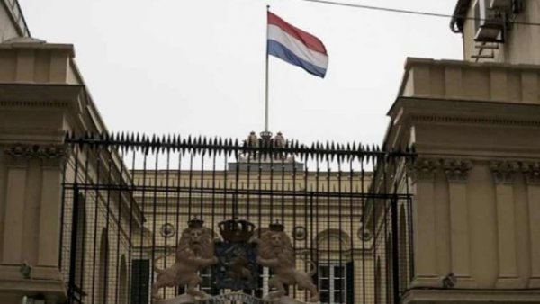 Hollandiya İrandakı səfirliyini bağlayır