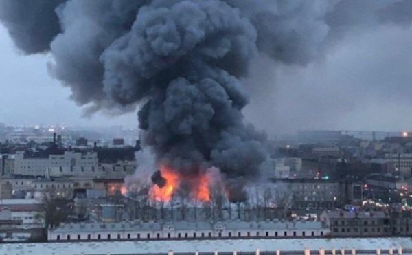 Şok: Peterburq şəhəri PUA ilə vuruldu – Partlayış oldu