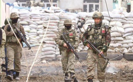 Türkiyə ordusu 17 İŞİD üzvünü məhv etdi