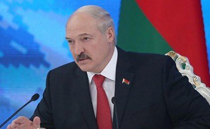 Lukaşenko: "Rusiya dövlətlərarası müqavilələri pozur"