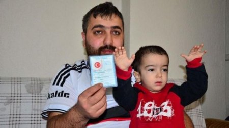 Atanın futbol sevgisi: Oğlunun adını Beşiktaş qoydu