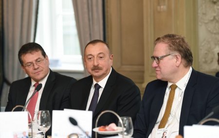 İlham Əliyev Münhendə çıxış edib - FOTOLAR