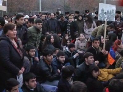 Yerevanda polislə etirazçılar arasında yeni toqquşma - VIDEO