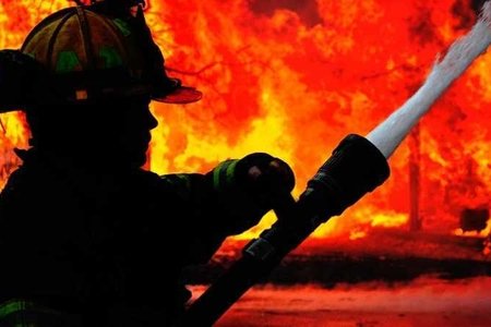 "Lukoyl"un neft quyusu yanır