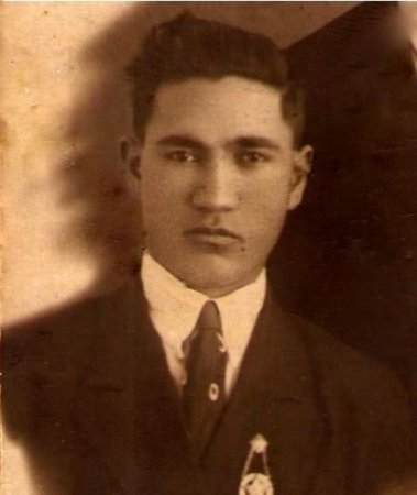 O kəs xoşbəxtdir ki,  ömür payını şərəflə yaşayır