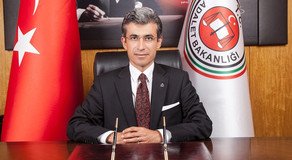 Türkiyədə prokuror və sürücüsü yol qəzasında ölüb