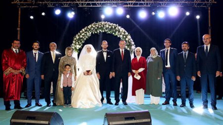 Ərdoğan və xanımı nikah şahidi oldu - FOTO