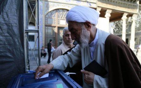 İranda səsvermənin vaxtı uzadıldı