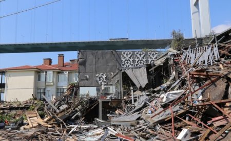 Yeni il gecəsi dəhşətli terrorun törədildiyi bar söküldü - FOTO
