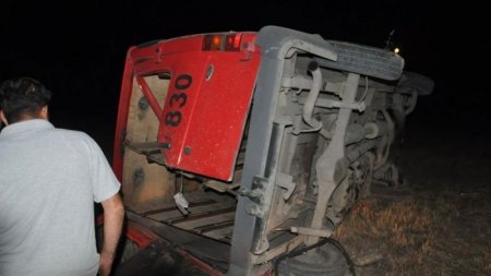 Hacıqabulda DƏHŞƏTLİ QƏZA: Mikroavtobus aşdı, ölənlər var