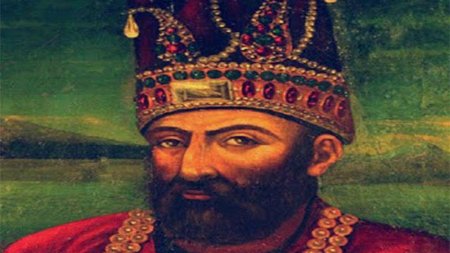 Muzeydən Azərbaycan şahına məxsus qılınc oğurlandı