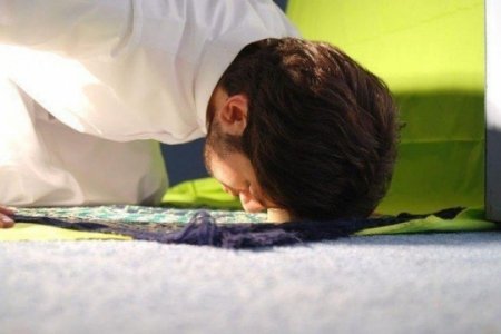 Namaz qılmayan adam oruc tuta bilərmi?