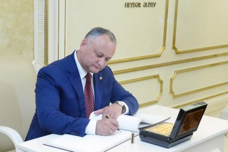 Moldova prezidenti Milli Məclisdə - Foto