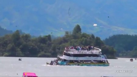 Göyərtəsində 150 turist olan gəmi batdı - Ölənlərin sayı artdı (YENİLƏNDİ) - FOTO