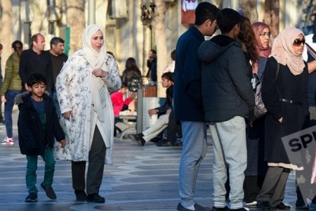 Ərəb turisti "28 may"dan "Sahil"ə 300 manata aparıblar