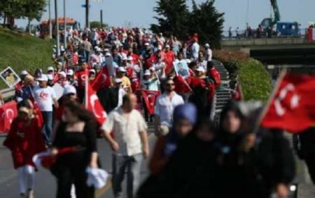 15 iyul tədbirləri başlayır - Xalq körpüyə doğru axışır + Fotolar