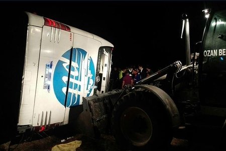 Sərnişin avtobusu aşıb, ölən və yaralananlar var