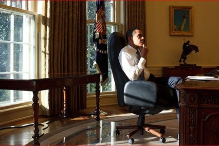 Obama prezident masasındakı qırmızı düymədən çay sifarişi üçün istifadə edib