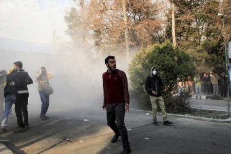 İran hakimiyyəti sosial şəbəkələrə girişin bağlanmasını təkzib etdi