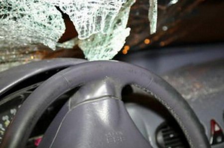 Şəmkirdə iki minik avtomobili toqquşdu: 2 yaralı