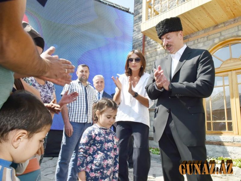 Prezident: "Nə qədər çox turist gəlsə, ölkəmizə o qədər də çox pul gələcək" - FOTO 