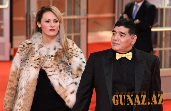 Maradona evindən qovuldu