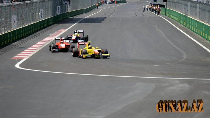 "Formula 1"də ikinci gün - AFİŞA