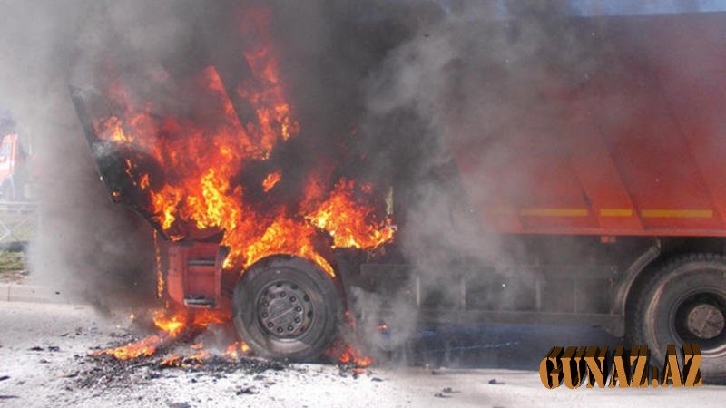 Hacıqabulda "KamAZ" yandı
