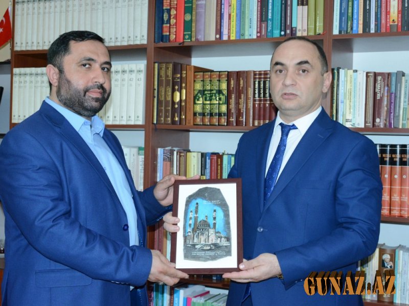 Gürcüstan Müsəlmanları İdarəsinin nümayəndə heyəti İlahiyyat İnstitutunda olub