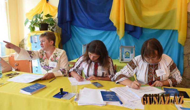 Ukrayna MSK seçkilərin ilkin nəticələrini açıqlayıb