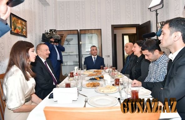 Şəhid ailəsi prezidenti və xanımını toya dəvət etdi - FOTO