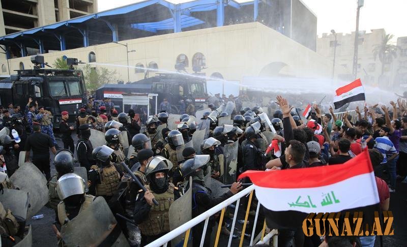 Bağdadda polis etirazçılara atəş açdı: ölənlər var