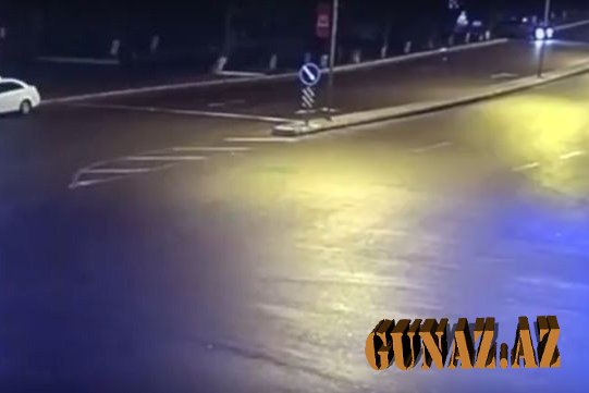 Bakıda yolayrıcına sürətlə girən maşın taksilərə çırpıldı - ANBAAN VİDEO