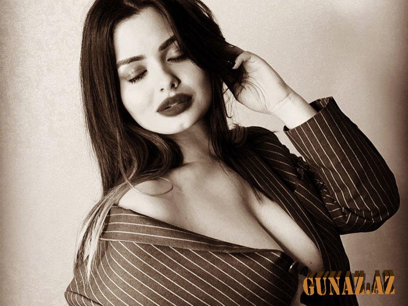 Alt paltarı geyinməyən Mina kameraya POZ VERDİ - FOTO