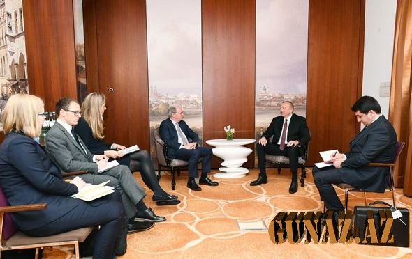 İlham Əliyev Dünya Bankının icraçı direktoru ilə görüşdü - FOTO