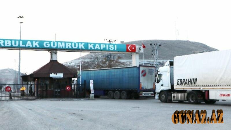 İran sərhədində 5 kilometrlik tıxac