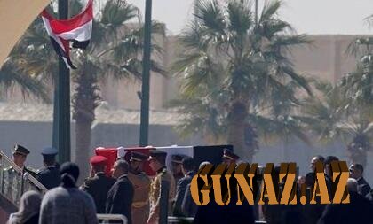 Sisi Hüsnü Mübarəkin dəfnində