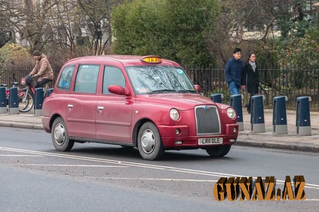 Azərbaycan qırmızı London taksiləri alıb