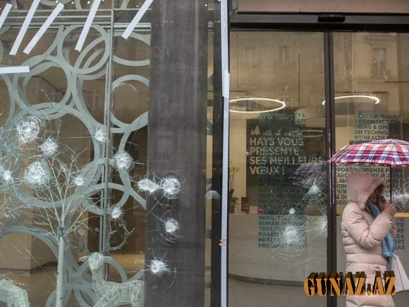 Londonda koronavirusa görə mağazalar talan edilir