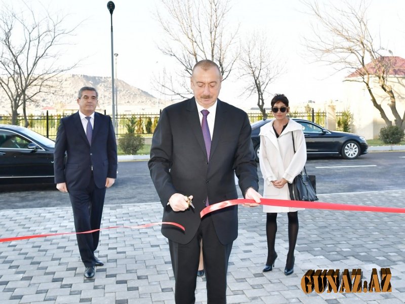 Prezident və xanımı yeni xəstəxananın açılışında