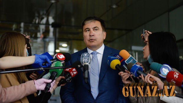 Saakaşvili Ukraynada dövlətin mövcudluğunu itirdiyini açıqladı: “Bürokratları döymək istəyirəm”