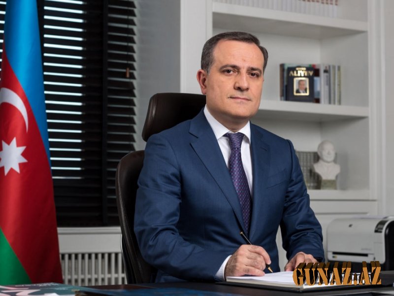 Nazir təhsil şöbəsinin müdirini və 5 direktoru cəzalandırdı