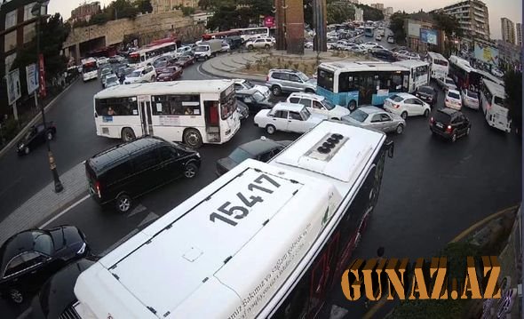 Hazırda “Neftçilər” metrostansiyasının yaxınlığında nəqliyyatın hərəkəti dayanıb - FOTO