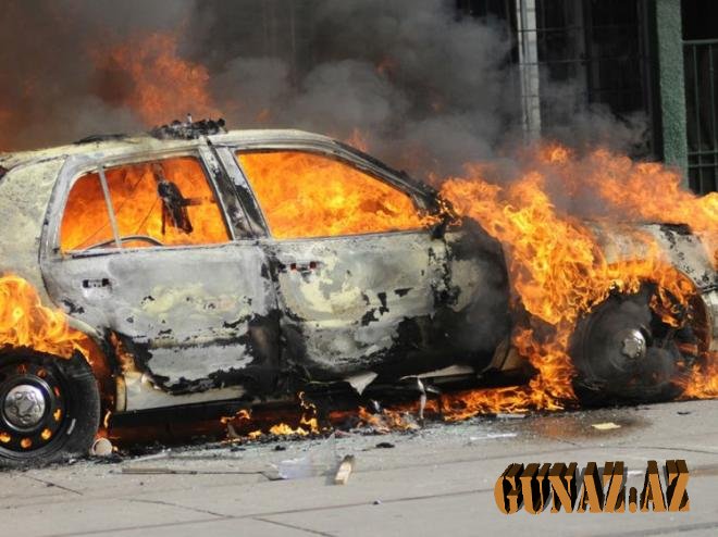 Bakıda “Land Rover” yandı