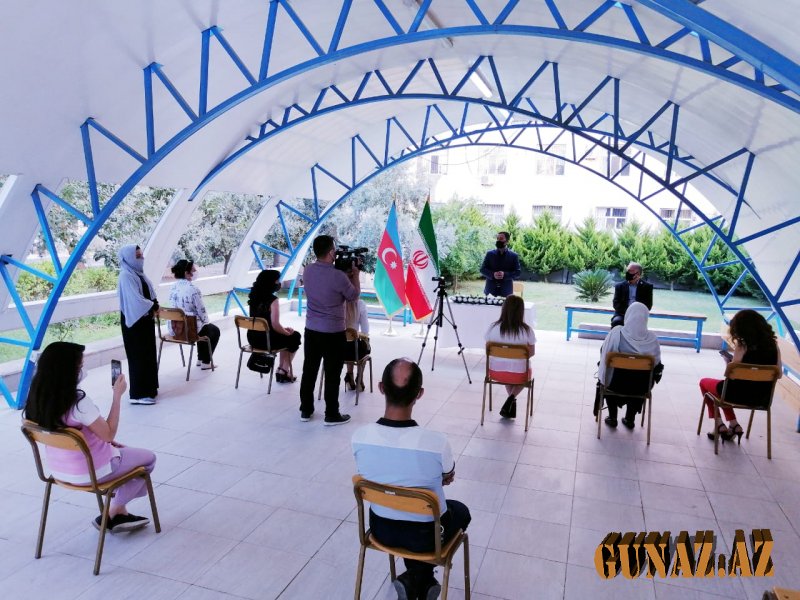 Iki sərginin mükafatlandırma mərasimi keçirilb Iki sərginin mükafatlandırma mərasimi keçirilb