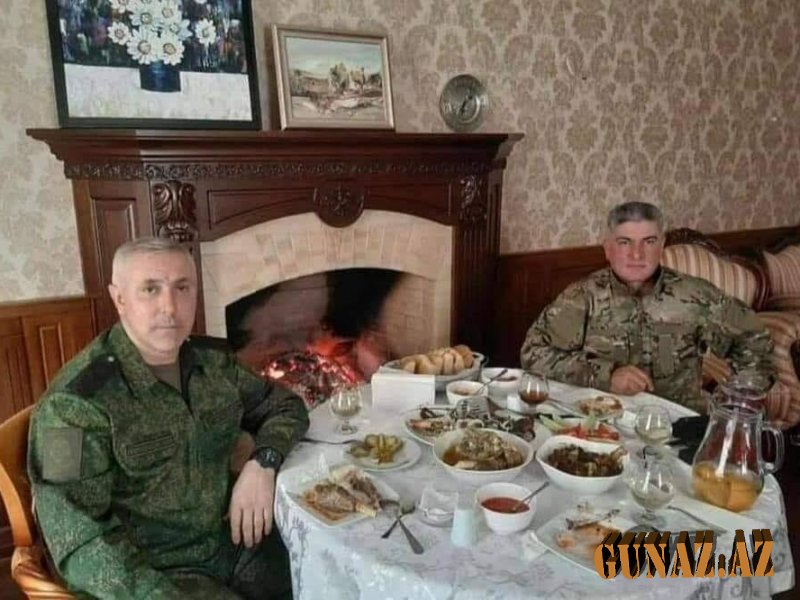 Generalımız Rüstəm Muradovla süfrə arxasında - Foto