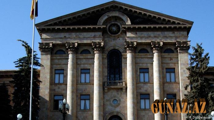 Ermənistana yeni müdafiə naziri təyin olundu