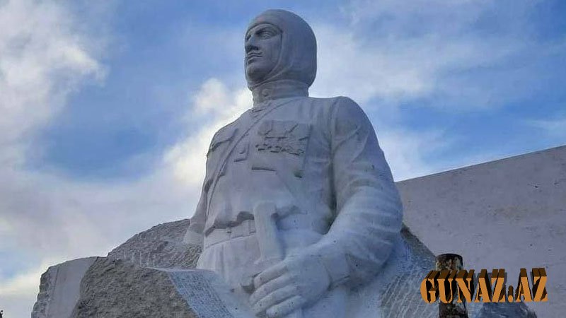 Ermənilər Xocavənddə faşist liderə heykəl qoydular