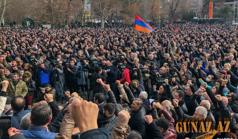 İrəvan qaynayır: Müxalifət oturaq aksiyaya qərar verdi